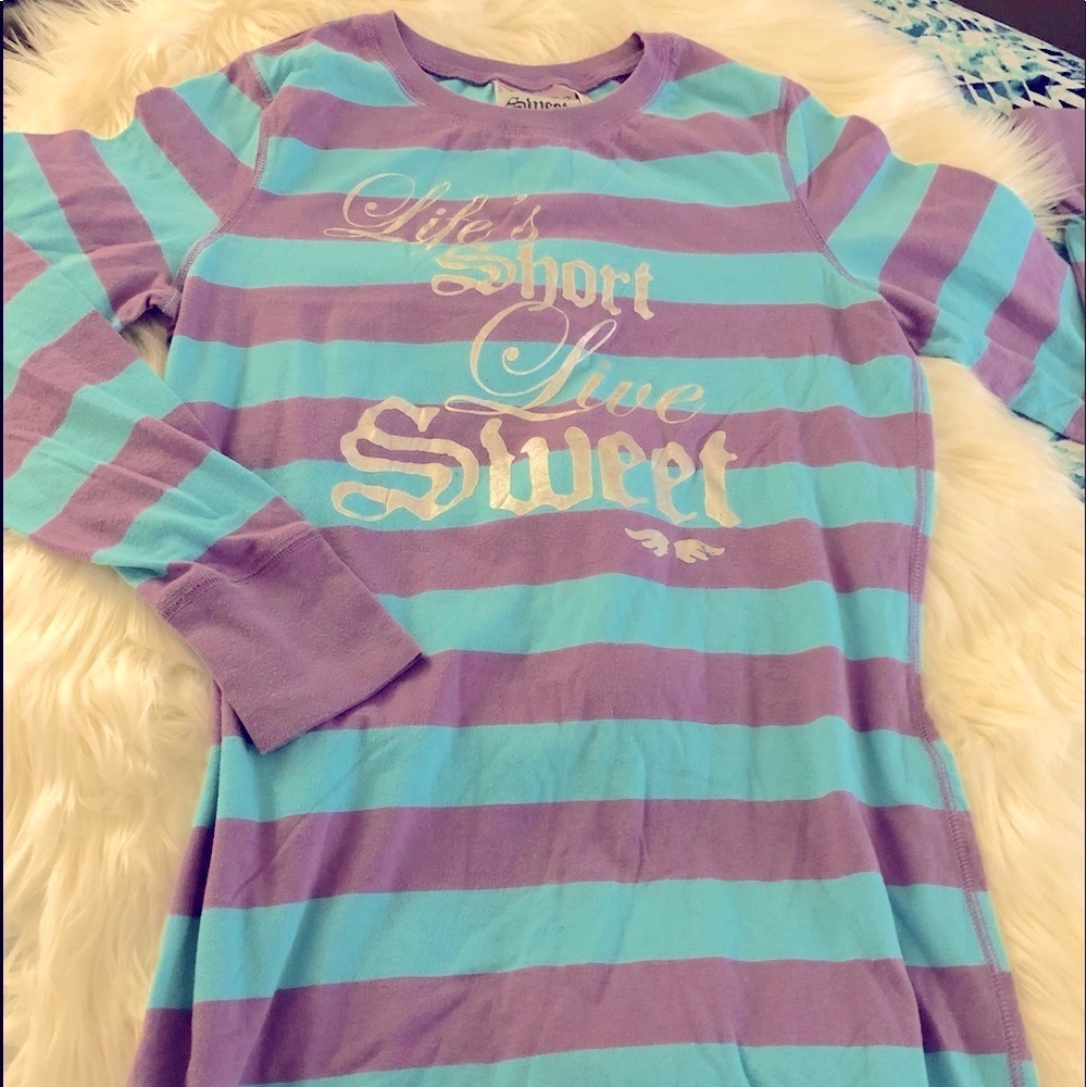 🔥LIKE NEW LAVENDER STRIPED NIGHTGOWN!!💗💜